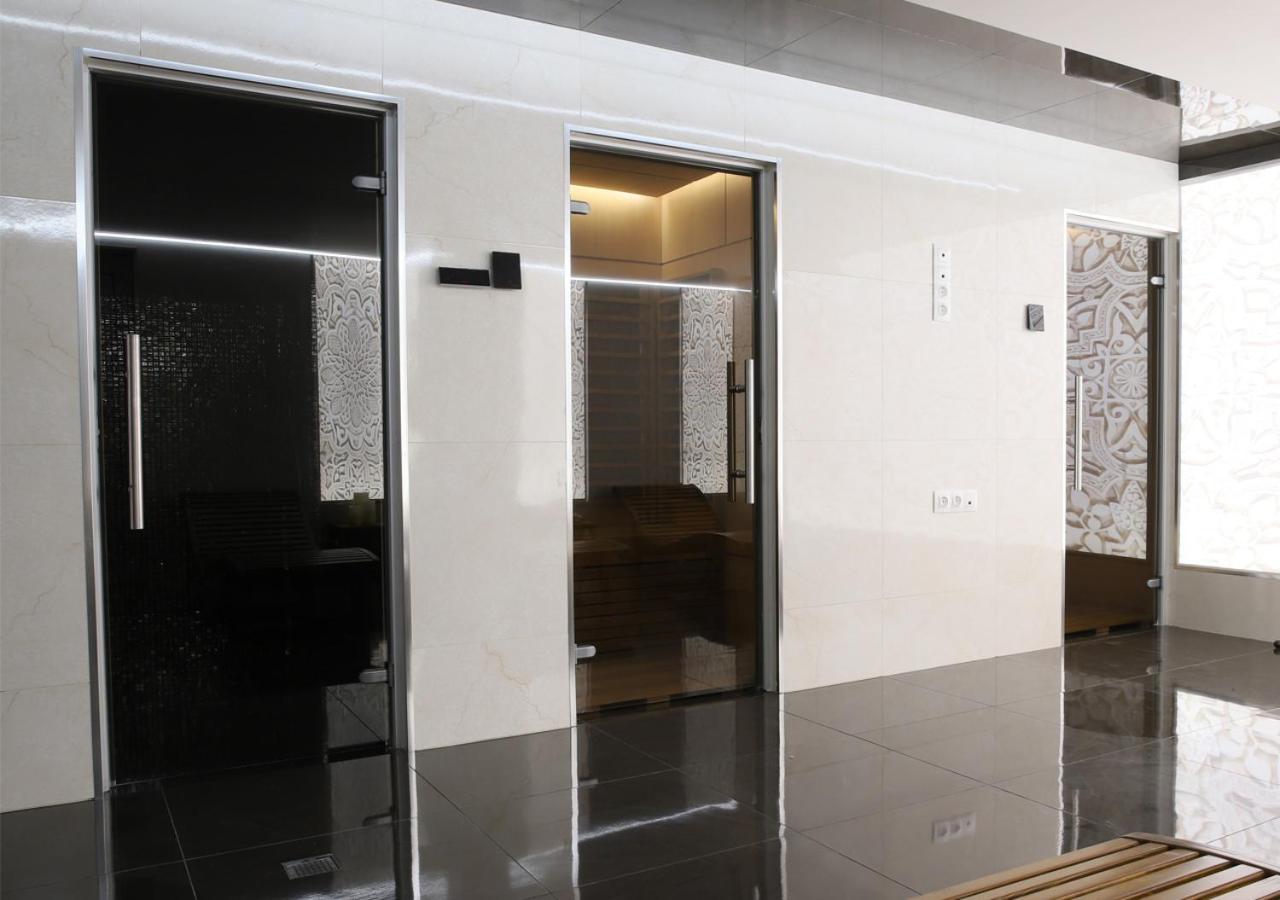 Monte Vedetta Hotel Sliven Bagian luar foto