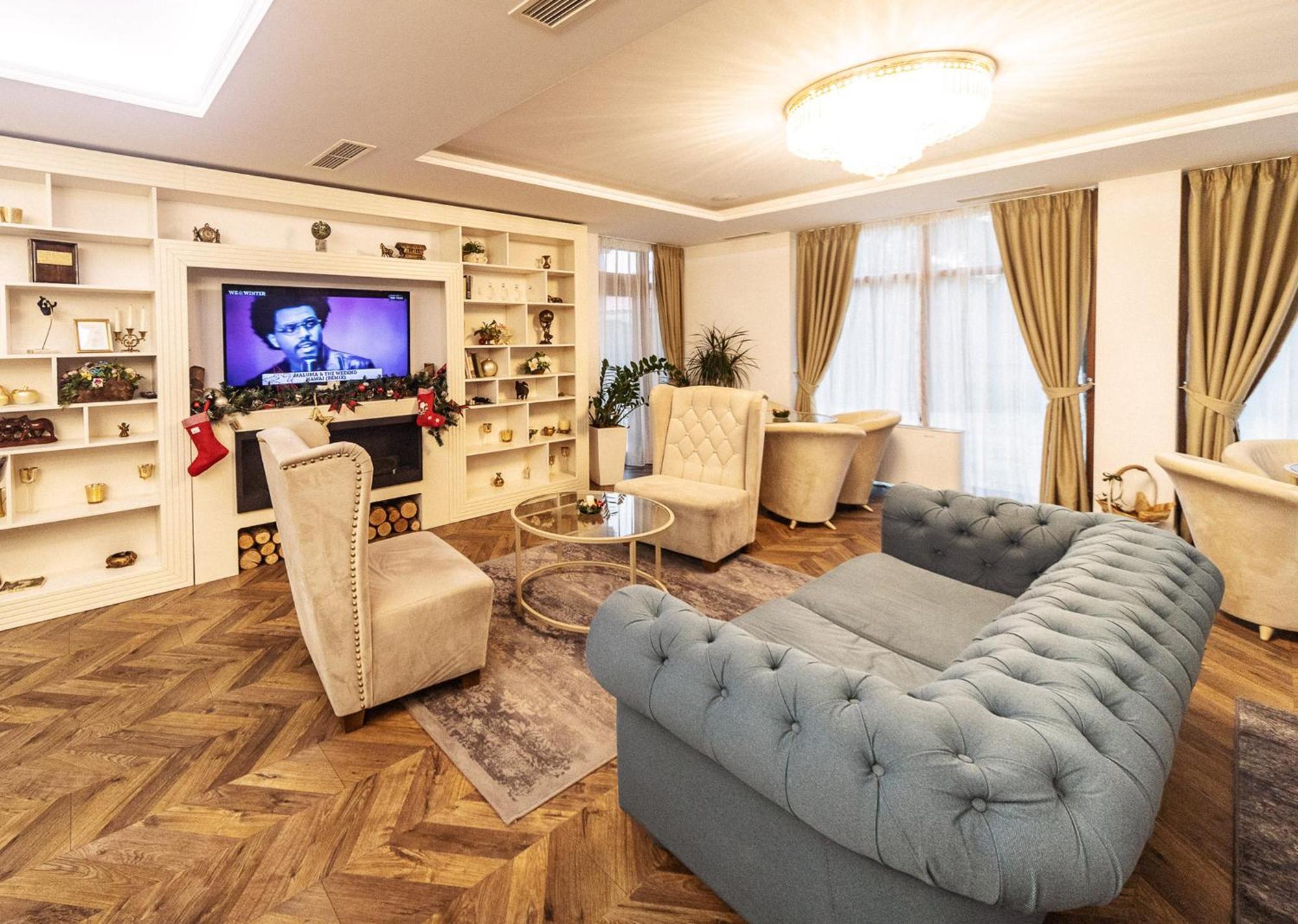 Monte Vedetta Hotel Sliven Bagian luar foto