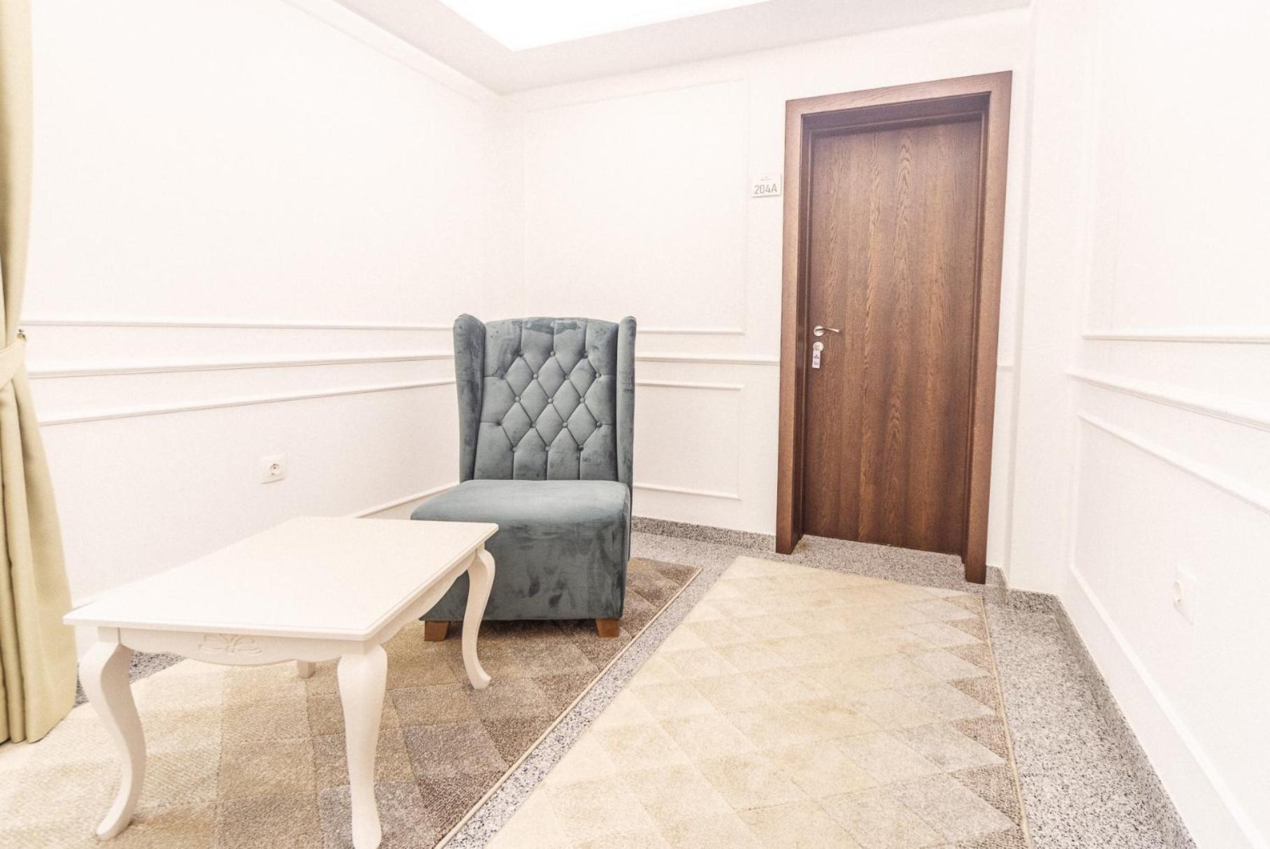 Monte Vedetta Hotel Sliven Bagian luar foto