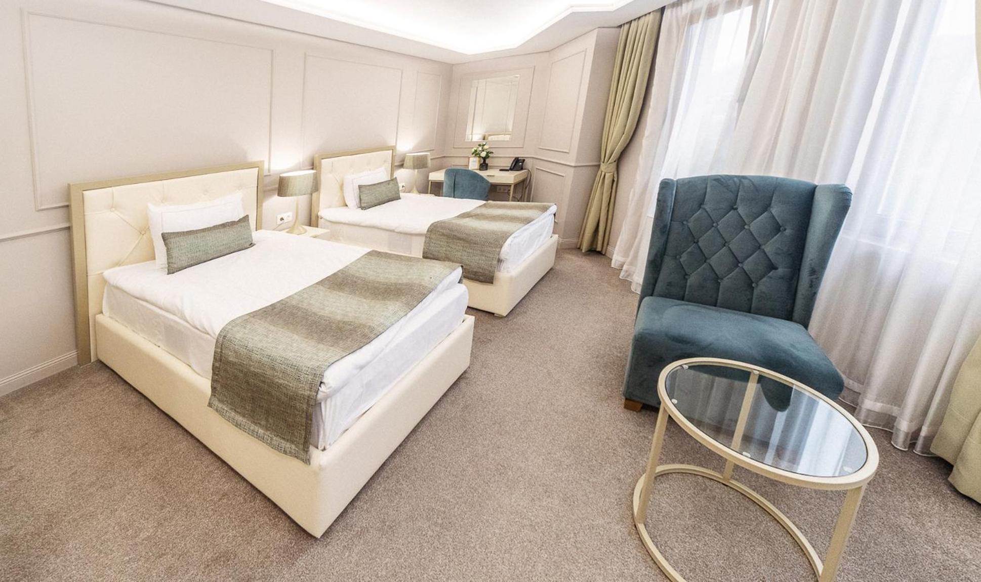Monte Vedetta Hotel Sliven Bagian luar foto